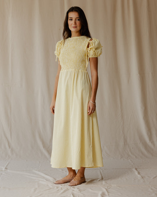 Robe jaune pastel pique-nique