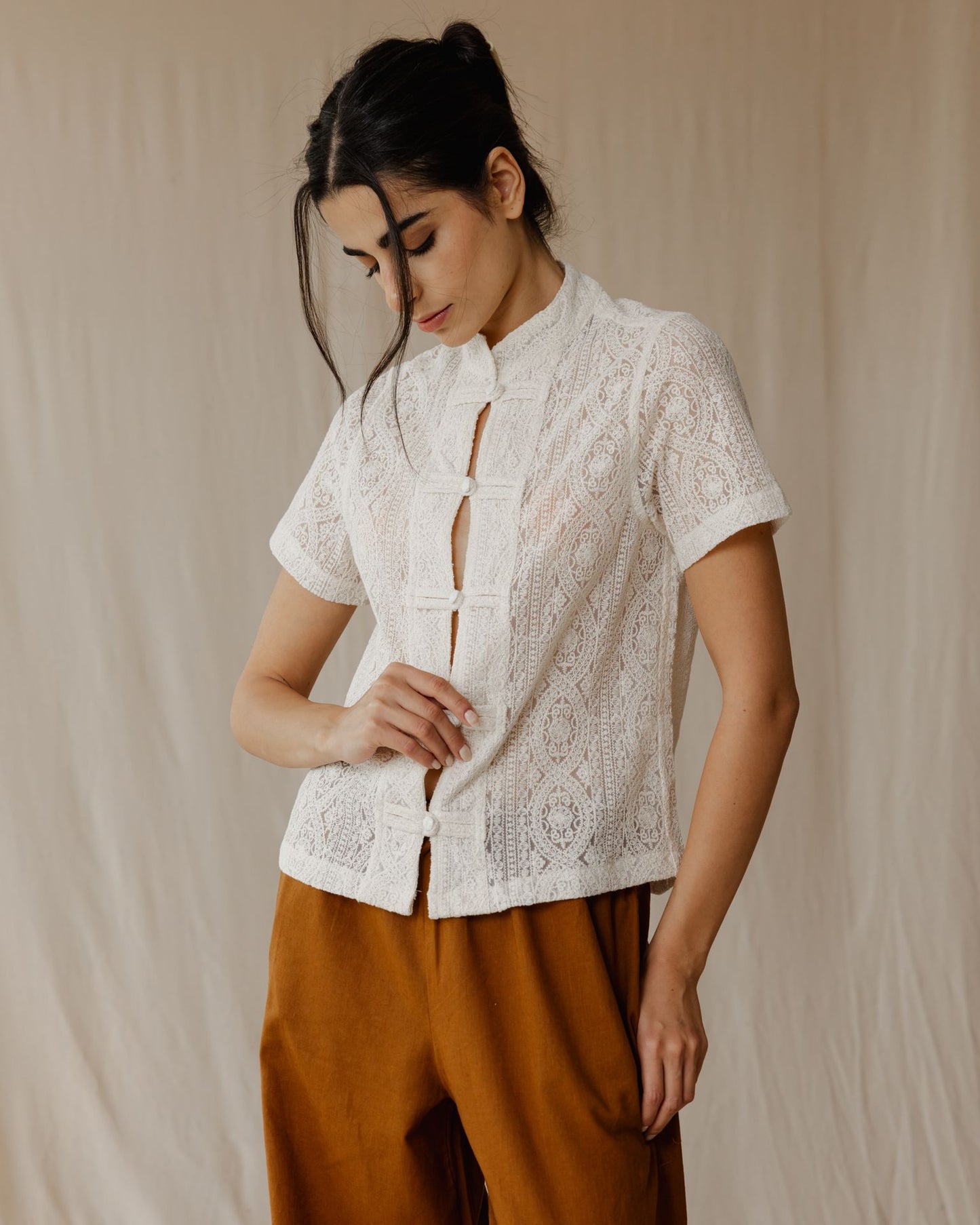 Blusa de Encaje con Nudo