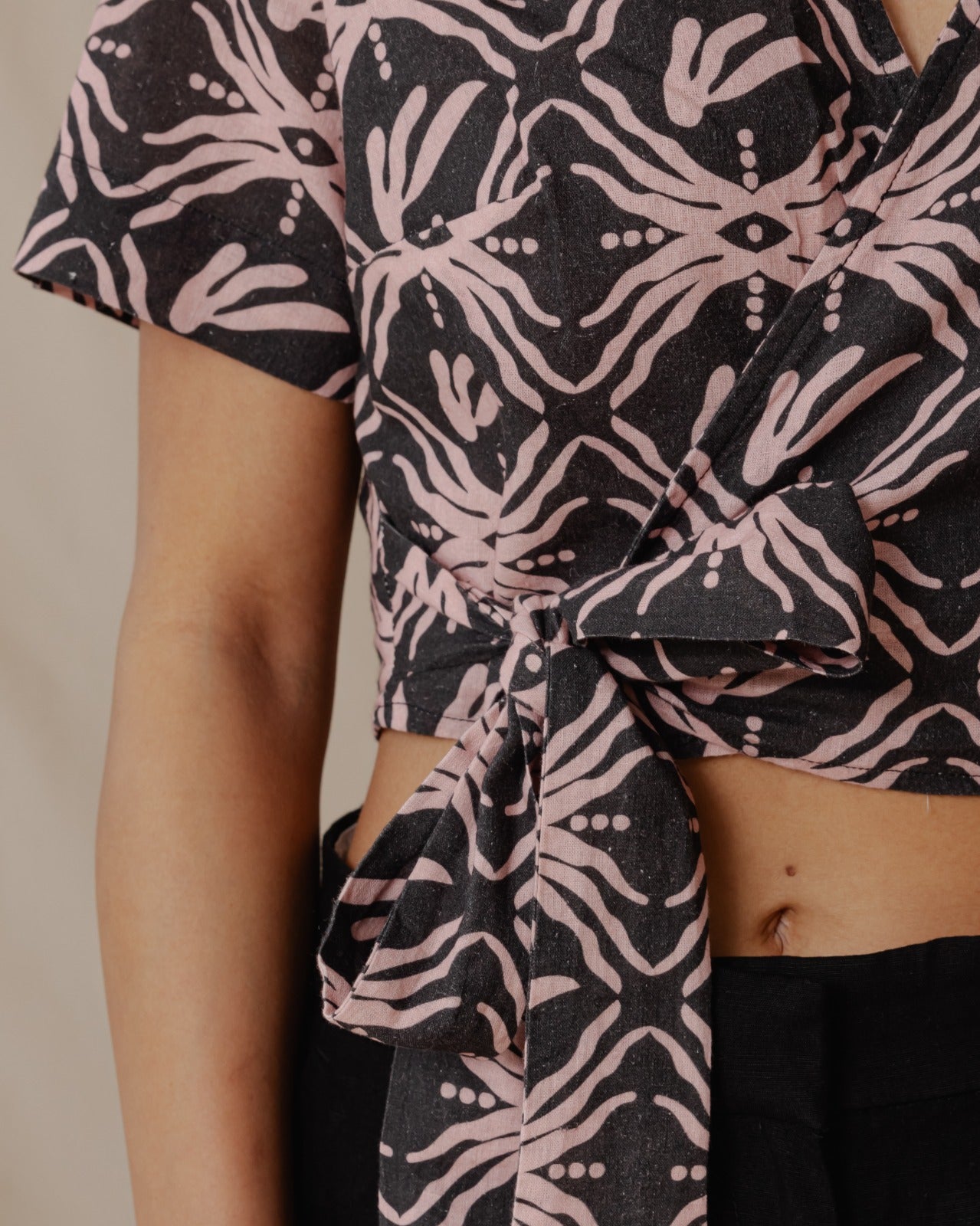 Bali Trip Top in lino color carbone