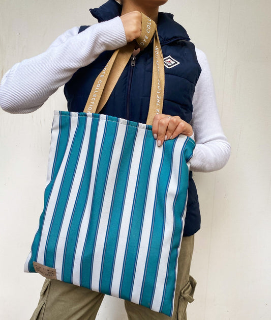 Linear Tote Blue X White