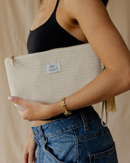 Soft Sand Essential Clutch