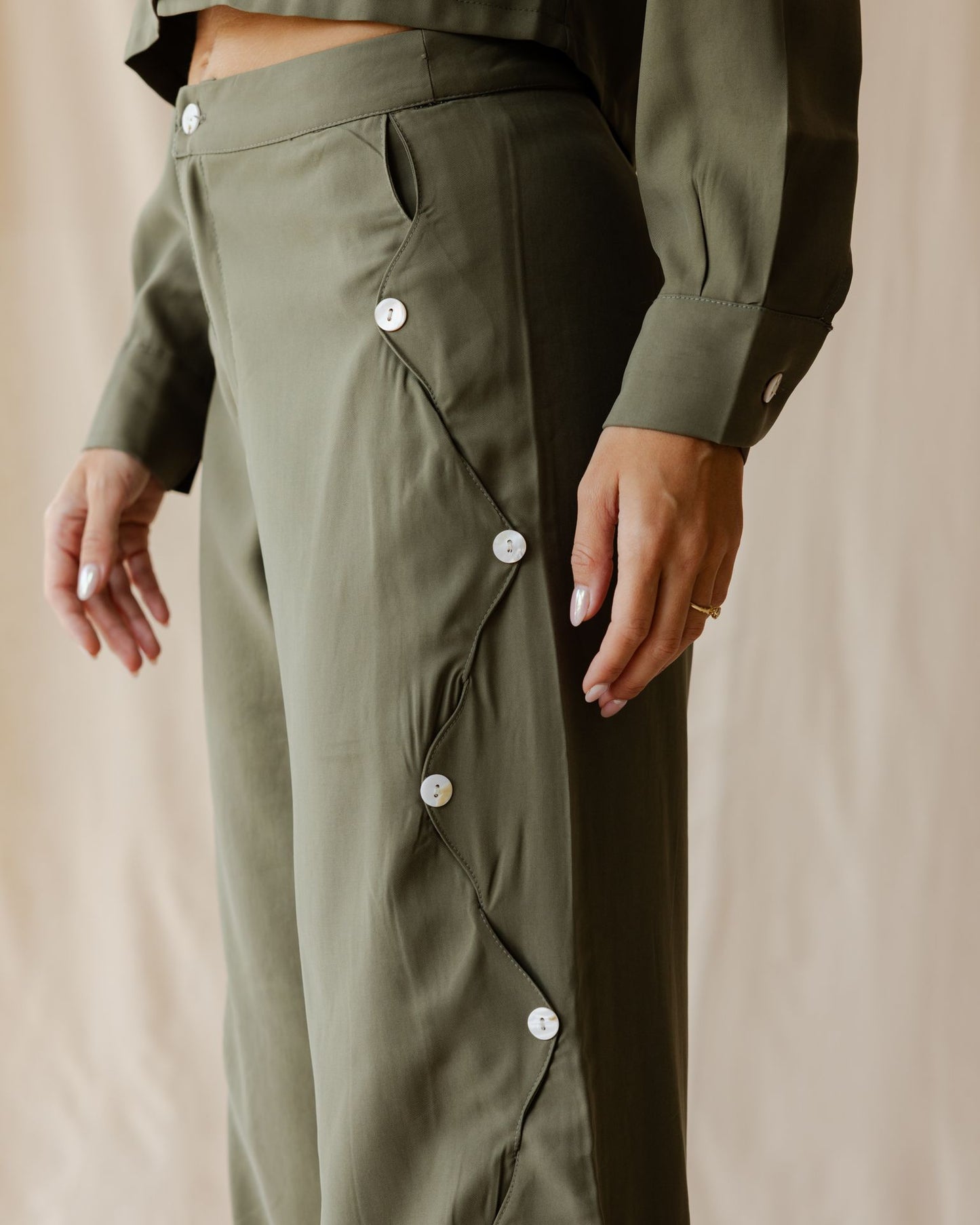 Théa Olive Pants