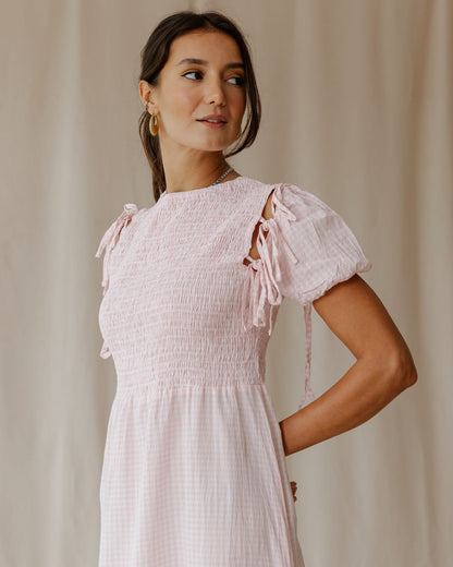 Robe rose pastel pique-nique