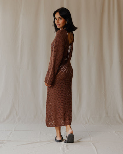 Robe en tricot marron crépuscule