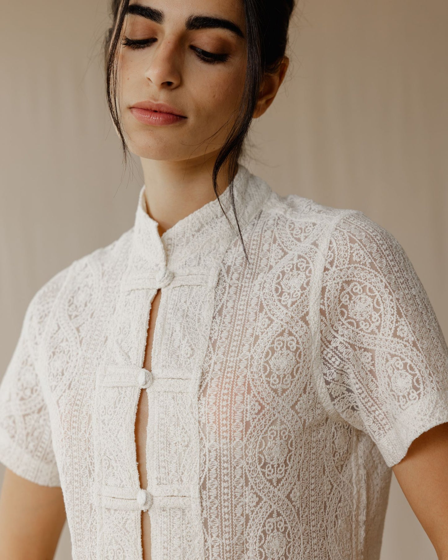 Blusa de Encaje con Nudo