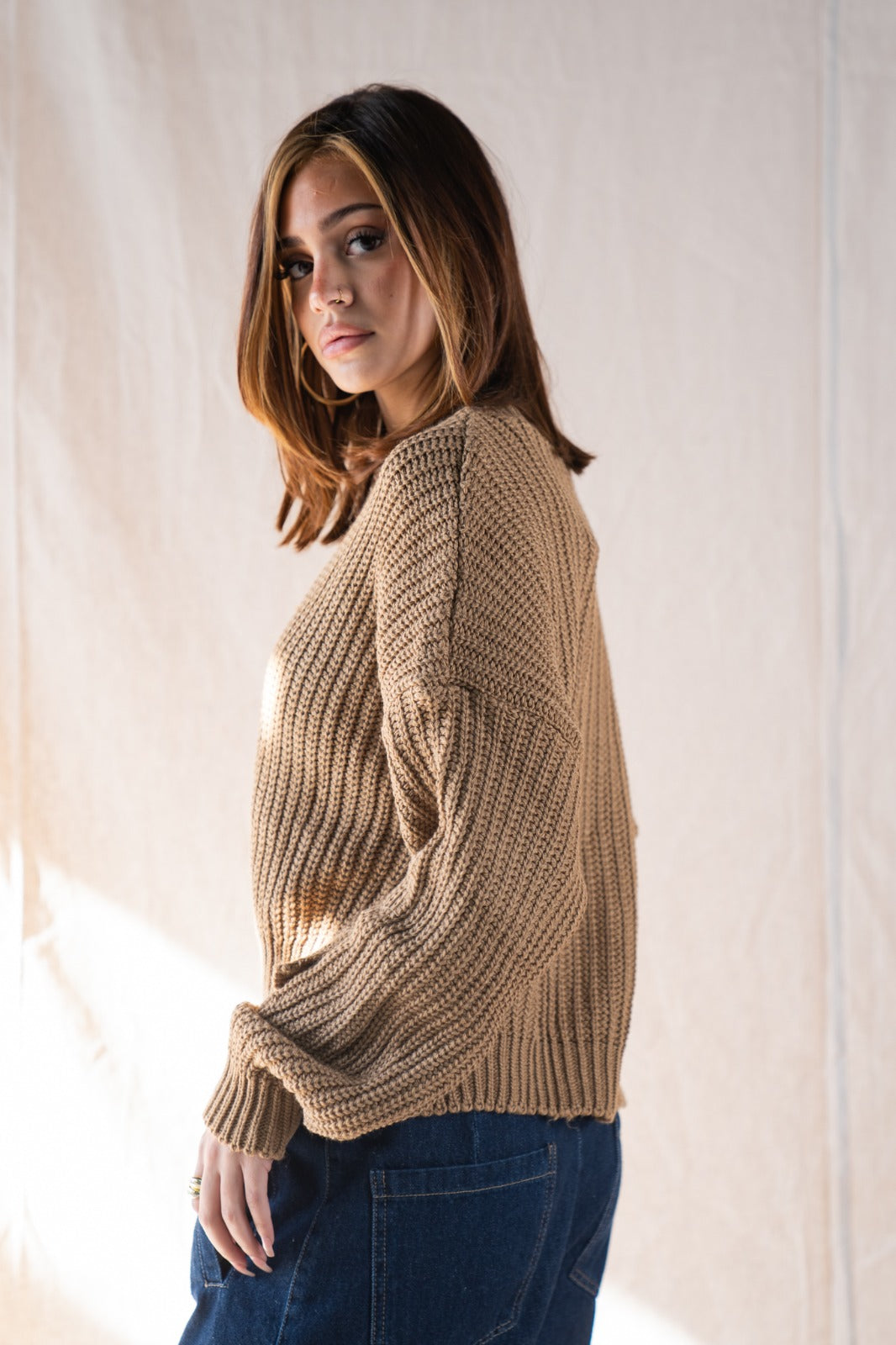 Kurzer Strickpullover in Camel