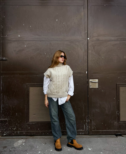 Chaleco de punto de cuello alto beige
