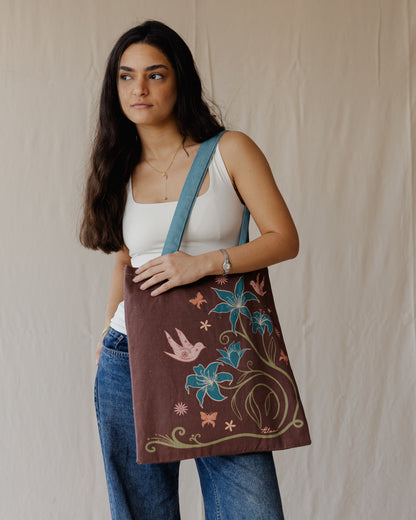 Morning Lilies Tote In Burgundy