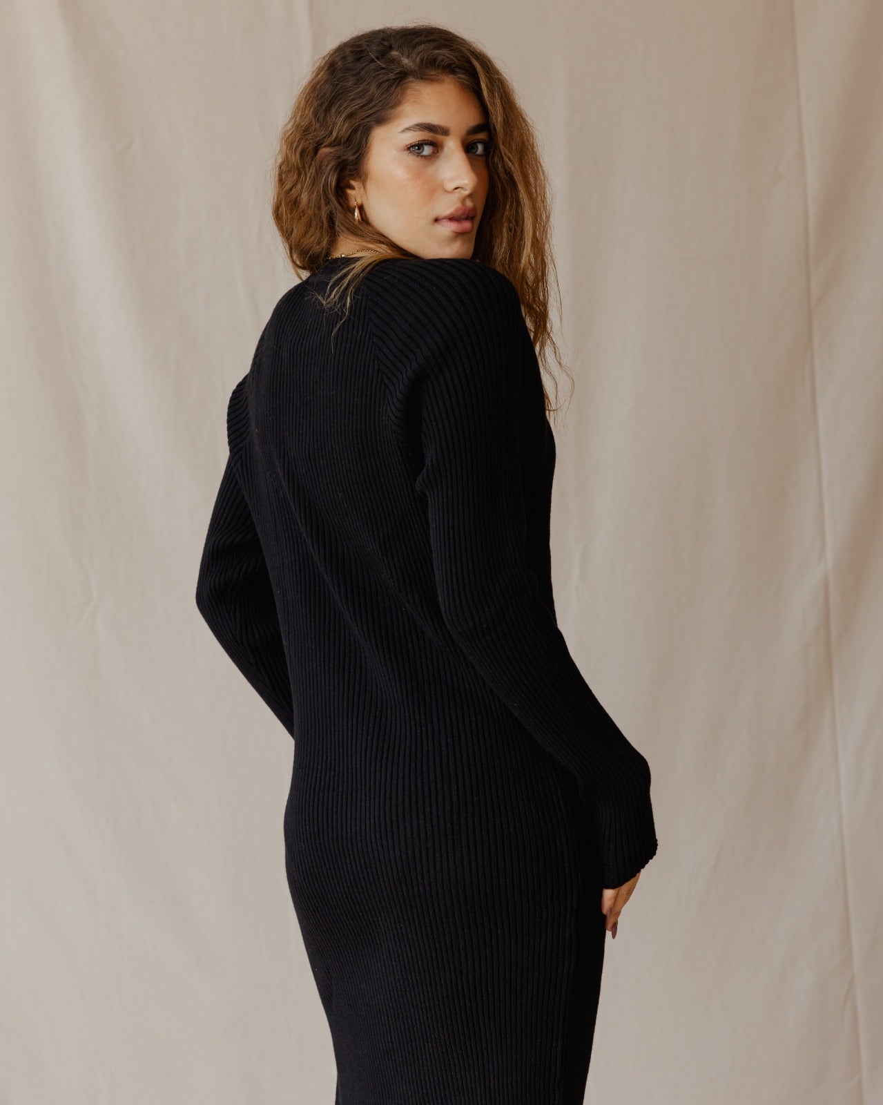 Abito in maglia audace nero