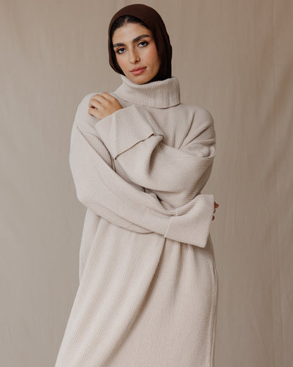 Abito caldo in maglia beige