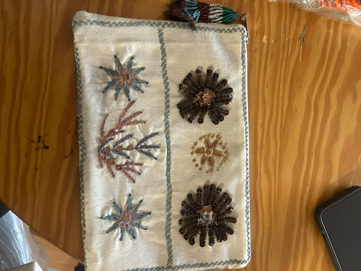 Purse Awad White