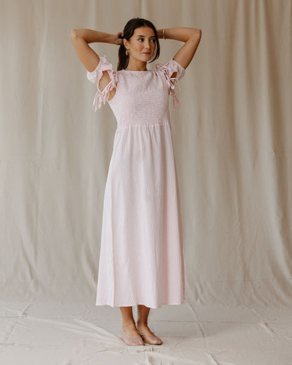 Robe rose pastel pique-nique