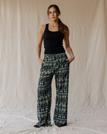 Vibraciones Indias con Pantalones Verdes