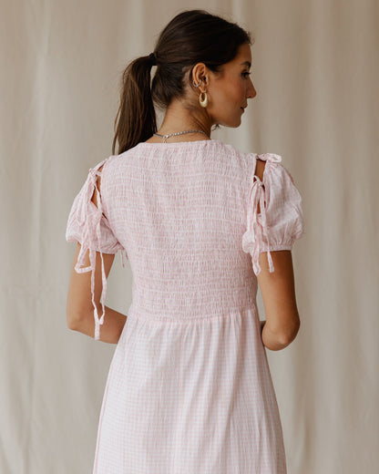 Robe rose pastel pique-nique