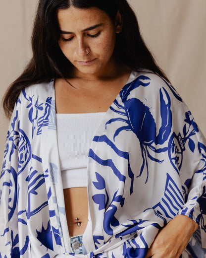 Mediterraner blauer kurzer Kimono