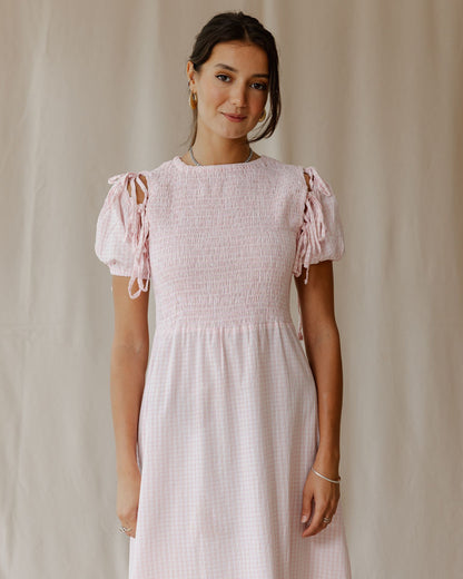 Robe rose pastel pique-nique