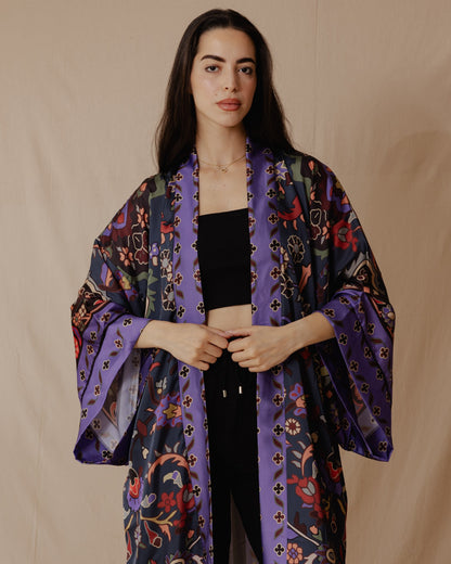 Kimono de cetim Azadeh em azul-petróleo