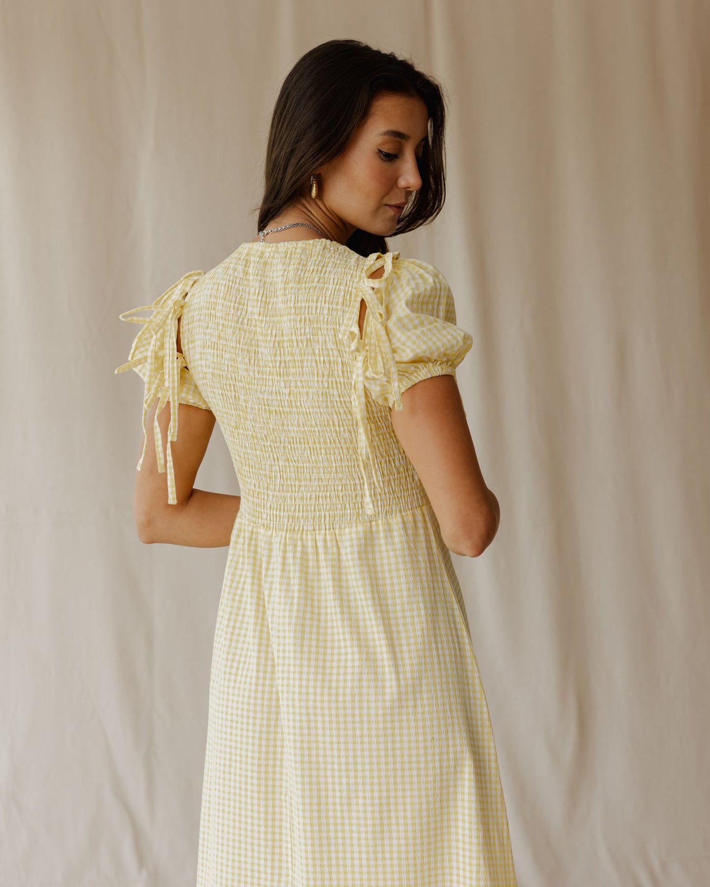Robe jaune pastel pique-nique