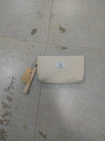 Soft Sand Essential Clutch