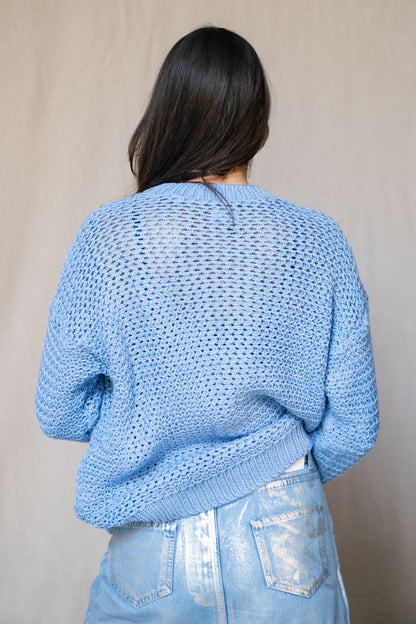 Maglione lavorato a maglia in azzurro
