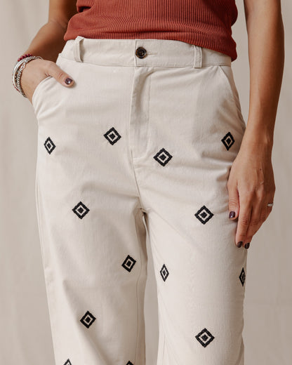 Pantalones étnicos bordados beige