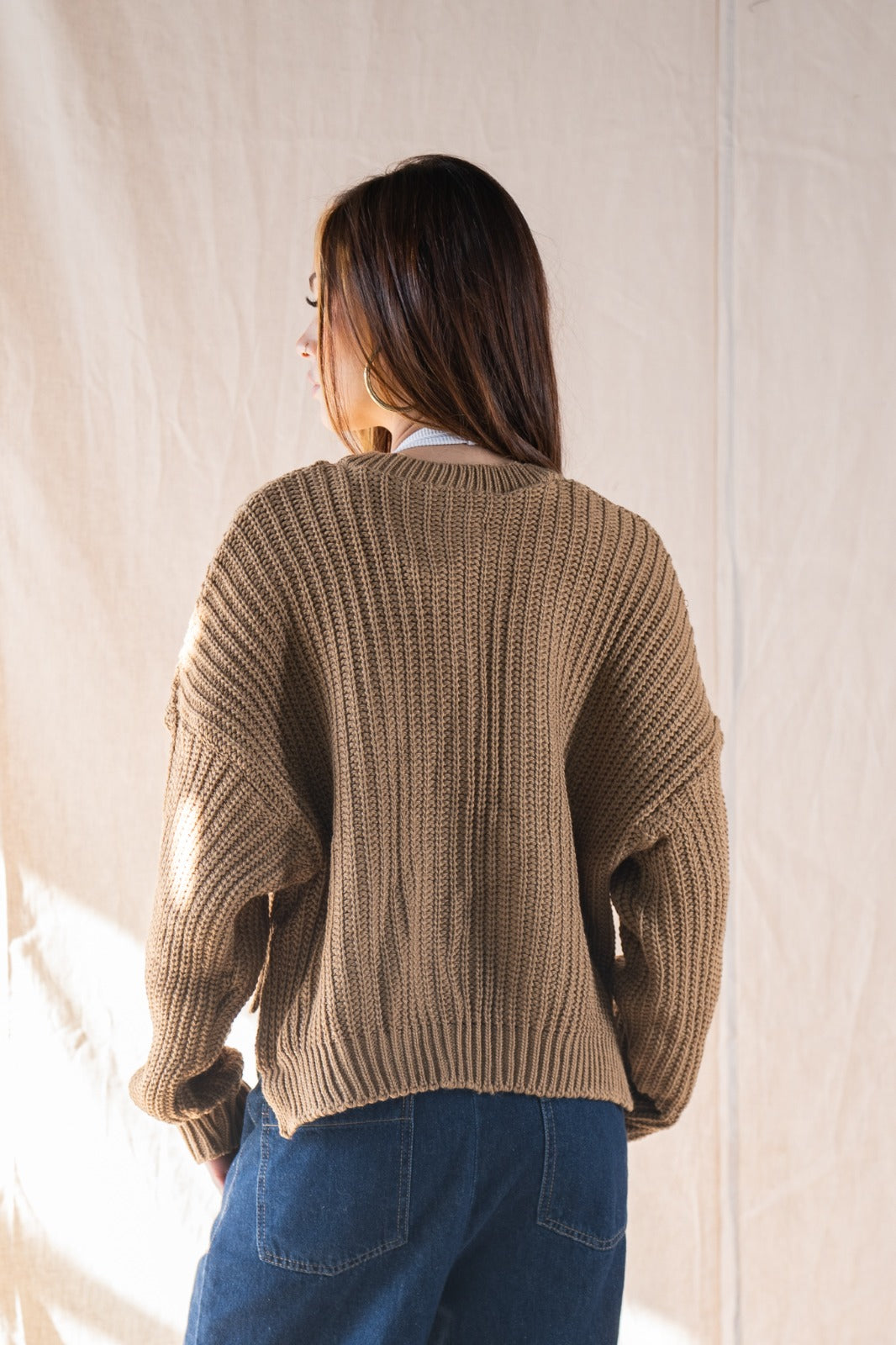 Kurzer Strickpullover in Camel