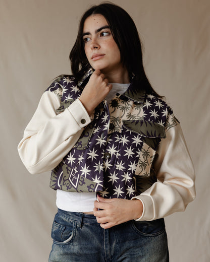 Veste courte à imprimé éclectique beige