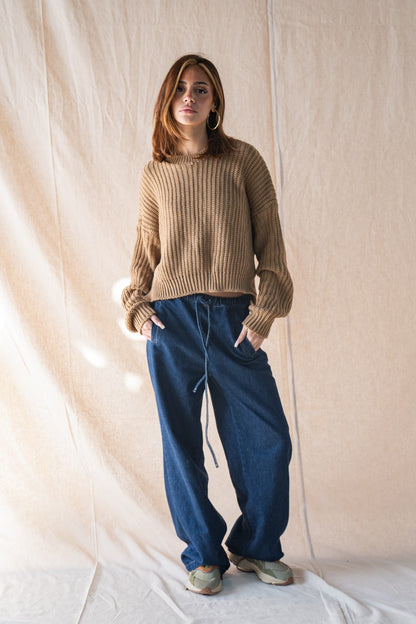 Kurzer Strickpullover in Camel