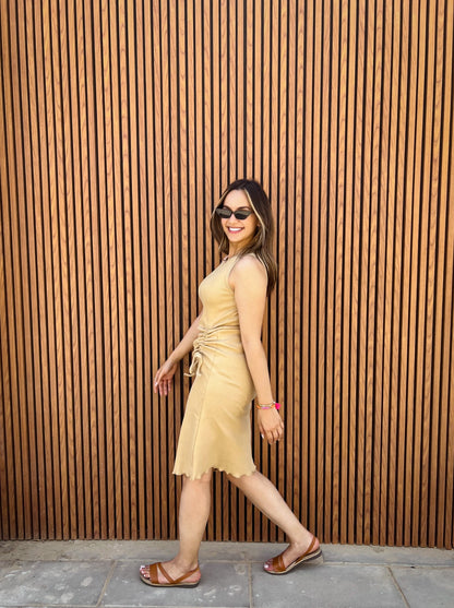 Abito aderente con coulisse beige