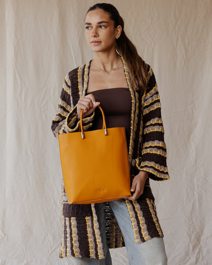 Bolso Tote Linea de Piel Genuina en Tostado