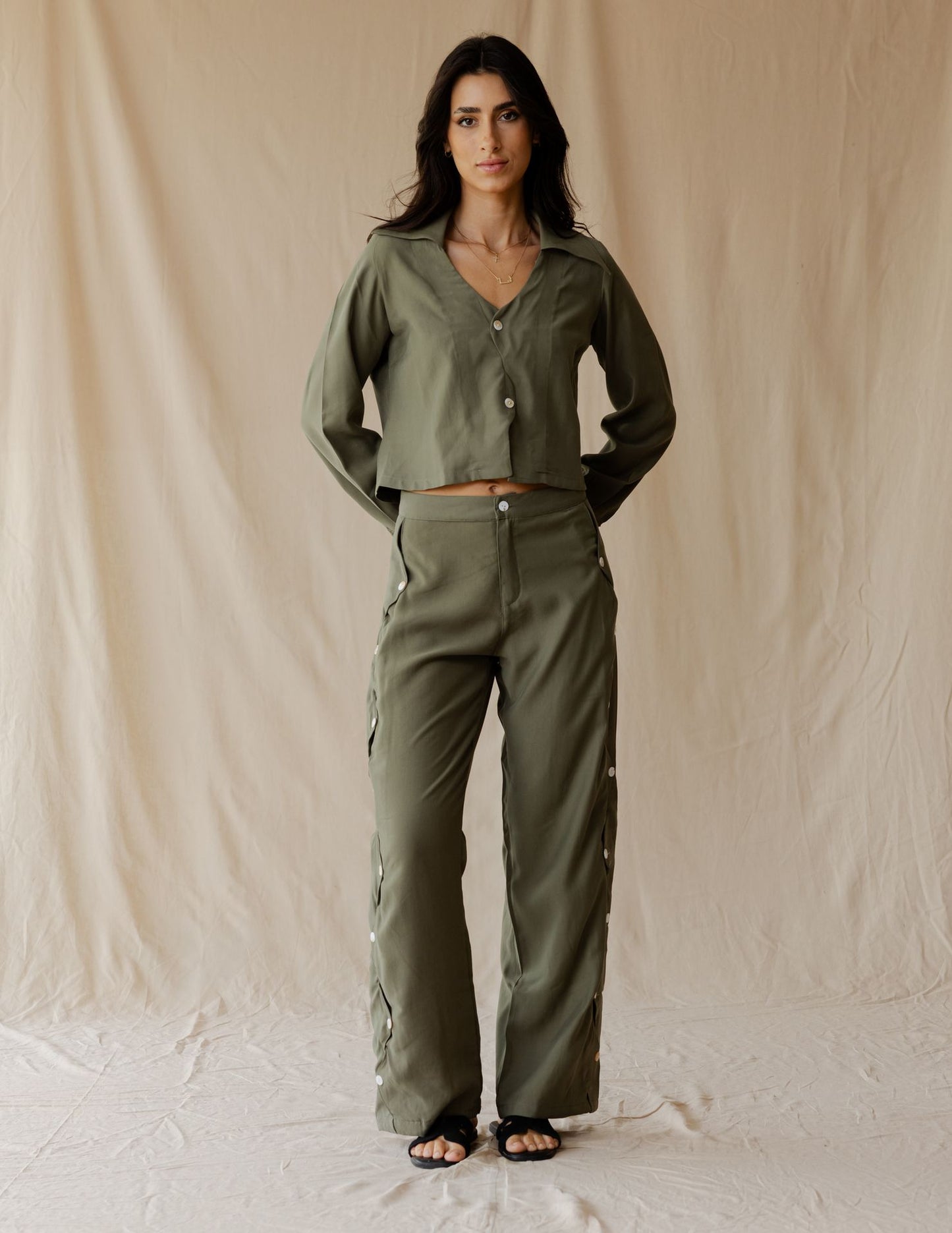Théa Olive Shirt