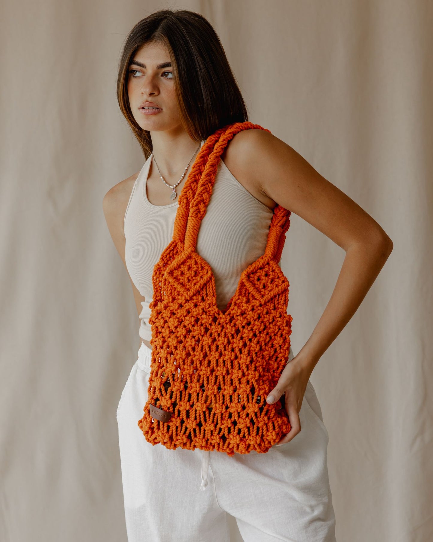 El bolso de crochet para todos los días en color naranja