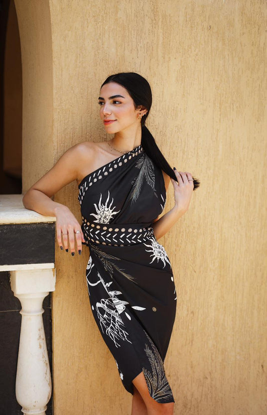 Sarong Isis in nero