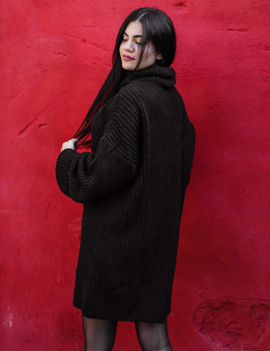 Maglione oversize a collo alto nero