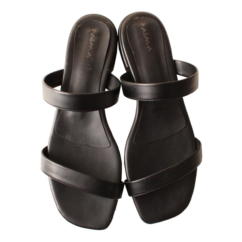 Sandalias minimalistas negras de dos tiras