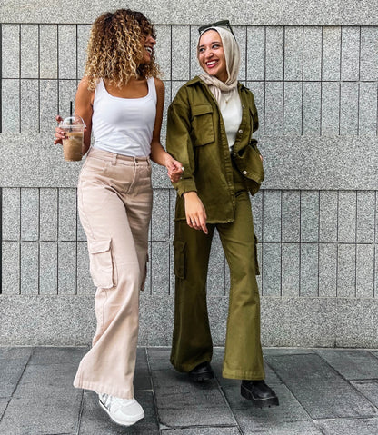 Pantalones cargo esenciales beige