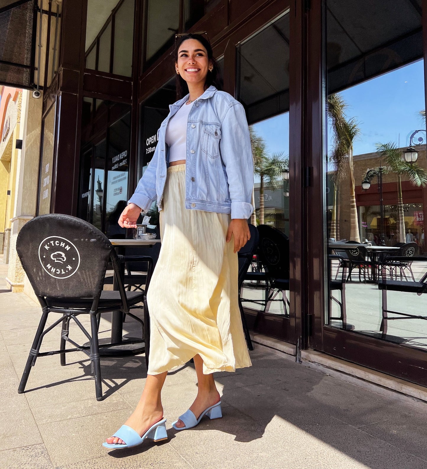 Tacones minimalistas cuadrados en azul bebé
