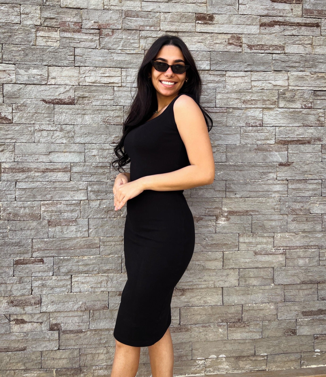 Vestido minimalista de canalé negro