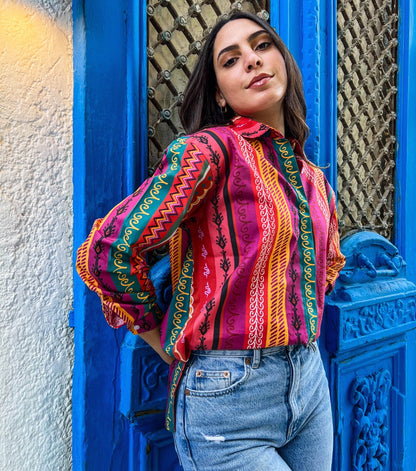 Camisa excéntrica en tonos cóctel